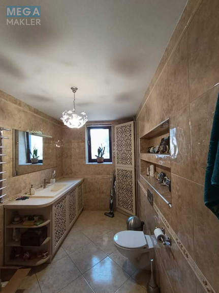 Продаж дома, 3 поверху, 240 кв.м, 5 кімнат, ділянка 6 соток, <a class="location-link" href="/kiev/" title="Недвижимость Київ">Київ</a>, <a class="location-link" href="/kiev/darnickij/" title="Недвижимость Дарницький район">Дарницький р-н</a>, Центральна вул. (изображение 4)