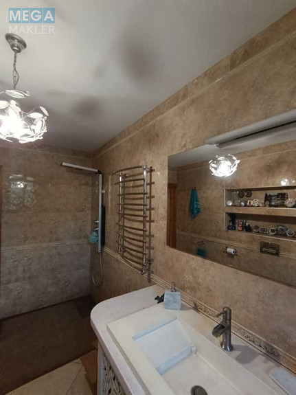 Продаж дома, 3 поверху, 240 кв.м, 5 кімнат, ділянка 6 соток, <a class="location-link" href="/kiev/" title="Недвижимость Київ">Київ</a>, <a class="location-link" href="/kiev/darnickij/" title="Недвижимость Дарницький район">Дарницький р-н</a>, Центральна вул. (изображение 5)