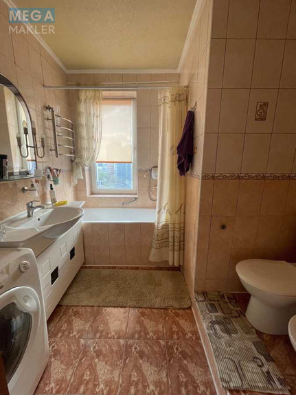 Оренда 3 кімнатної квартири, <a class="location-link" href="/kiev/" title="Недвижимость Київ">Київ</a>, <a class="location-link" href="/kiev/pecherskij/" title="Недвижимость Печерський район">Печерський р-н</a>, Генерала Алмазова вул., 14 (изображение 6)