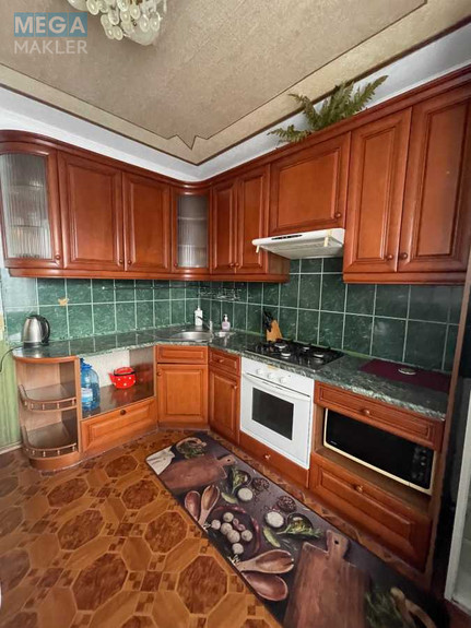 Оренда 3 кімнатної квартири, <a class="location-link" href="/kiev/" title="Недвижимость Київ">Київ</a>, <a class="location-link" href="/kiev/pecherskij/" title="Недвижимость Печерський район">Печерський р-н</a>, Генерала Алмазова вул., 14 (изображение 8)