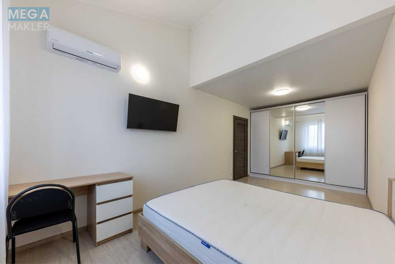 Продаж 3 кімнатної квартири (70/?/13), 6 пов. 6 пов. будинку, <a class="location-link" href="/sofievskaya-borshagovka/" title="Недвижимость Софіївська Борщагівка">Софіївська Борщагівка</a>, Боголюбова, 5 (изображение 4)