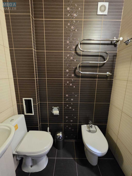 Новобудова, 7 поверхів, <a class="location-link" href="/fursy/" title="Недвижимость Фурсі">Фурси</a>, Грушевського (изображение 9)