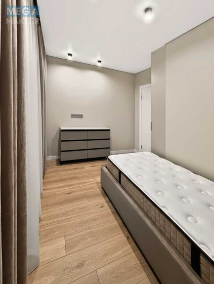Продаж 3 кімнатної квартири (92/32/29,8), 4 пов. 4 пов. будинку, <a class="location-link" href="/kiev/" title="Недвижимость Київ">Київ</a>, <a class="location-link" href="/kiev/solomenskij/" title="Недвижимость Солом'янський район">Солом'янський р-н</a>, Садова вул., 1б (изображение 8)