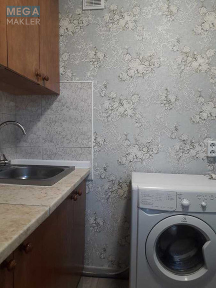 Оренда 2 кімнатної квартири, <a class="location-link" href="/kiev/" title="Недвижимость Київ">Київ</a>, <a class="location-link" href="/kiev/solomenskij/" title="Недвижимость Солом'янський район">Солом'янський р-н</a>, Миколи Василенка вул., 14 (изображение 15)