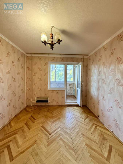 Продаж 3 кімнатної квартири (76/42/8), 5 пов. 18 пов. будинку, <a class="location-link" href="/kiev/" title="Недвижимость Київ">Київ</a>, <a class="location-link" href="/kiev/goloseevskij/" title="Недвижимость Голосіївський район">Голосіївський р-н</a>, Академика Заболотного ул., 106 (изображение 4)