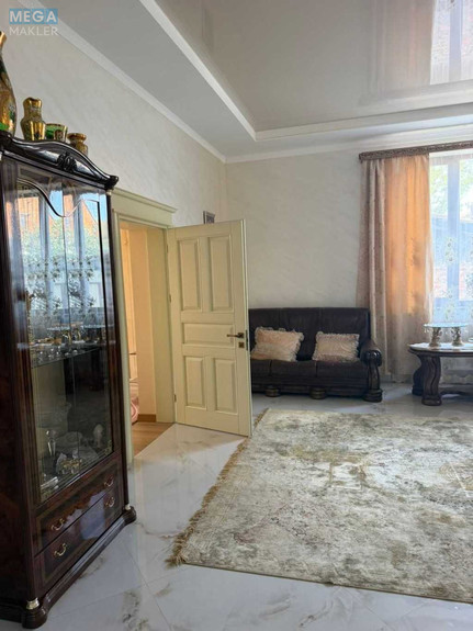 Продаж дома, 2 поверху, 280 кв.м, 4 кімнати, ділянка 6,50 соток, <a class="location-link" href="/lviv/" title="Недвижимость Львів">Львів</a>, <a class="location-link" href="/lviv/shevchenkovskij/" title="Недвижимость Шевченківський район">Шевченківський р-н</a>, Варшавська (изображение 9)