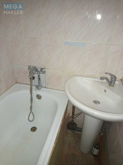 Оренда дома, <a class="location-link" href="/kiev/" title="Недвижимость Київ">Київ</a>, <a class="location-link" href="/kiev/solomenskij/" title="Недвижимость Солом'янський район">Солом'янський р-н</a>, Сигнальная ул., 35 (изображение 7)
