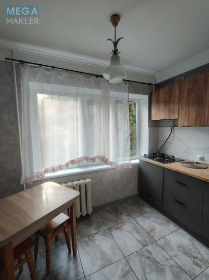 Оренда 1 кімнатної квартири, <a class="location-link" href="/kiev/" title="Недвижимость Київ">Київ</a>, <a class="location-link" href="/kiev/svyatoshinskij/" title="Недвижимость Святошинський район">Святошинський р-н</a>, Академіка Корольова вул., 10 (изображение 2)