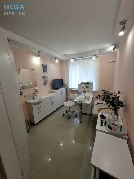 Продаж окремої будівлі/побудови, 67 кв.м, <a class="location-link" href="/chernigov/" title="Недвижимость Чернігів">Чернігів</a>, <a class="location-link" href="/chernigov/desnyanskij/" title="Недвижимость Деснянський район">Деснянський р-н</a>, Тарнавського, 12 (изображение 2)