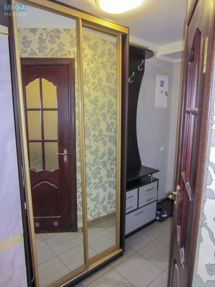 Продаж 2 кімнатної квартири (46/30/8), 5 пов. 5 пов. будинку, <a class="location-link" href="/kiev/" title="Недвижимость Київ">Київ</a>, <a class="location-link" href="/kiev/svyatoshinskij/" title="Недвижимость Святошинський район">Святошинський р-н</a>, Зодчих вул., 16 (изображение 18)