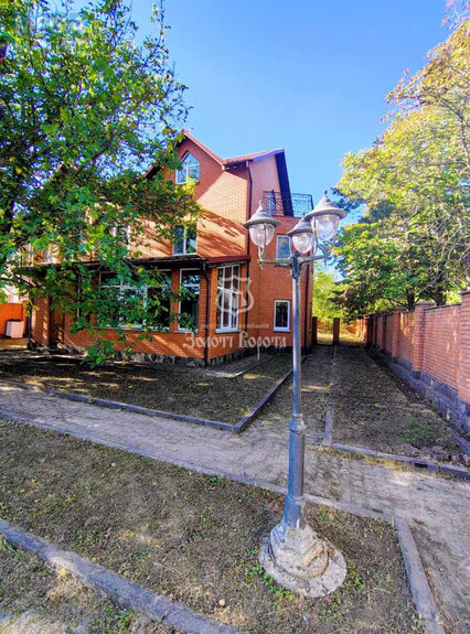 Продаж дома, 3&nbsp;поверху, 293,60&nbsp;кв.м, 5&nbsp;кімнат, ділянка 7,80&nbsp;соток, <a class="location-link" href="/korzhi-selo/" title="Недвижимость Коржі">Коржі</a>, Грушевського вул., 6 (изображение 2)