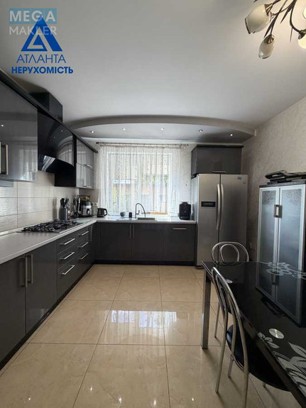 Продаж дома, 2 поверху, 197 кв.м, 4 кімнати, ділянка 5 соток, <a class="location-link" href="/lutsk/" title="Недвижимость Луцьк">Луцьк</a>, Миру (изображение 8)