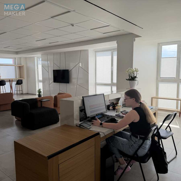 Продаж комерційної нерухомості, 623,90&nbsp;кв.м, <a class="location-link" href="/rovno/" title="Недвижимость Рівне">Рівне</a>, Перший промінь, 7Б (изображение 2)