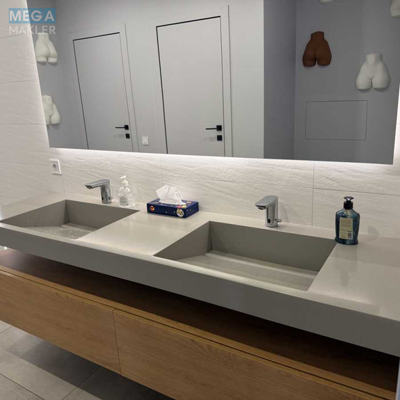 Продаж комерційної нерухомості, 623,90&nbsp;кв.м, <a class="location-link" href="/rovno/" title="Недвижимость Рівне">Рівне</a>, Перший промінь, 7Б (изображение 10)