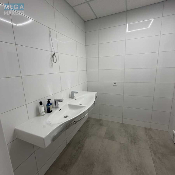 Продаж комерційної нерухомості, 623,90&nbsp;кв.м, <a class="location-link" href="/rovno/" title="Недвижимость Рівне">Рівне</a>, Перший промінь, 7Б (изображение 20)