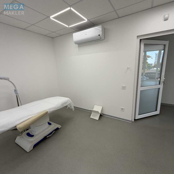 Продаж комерційної нерухомості, 623,90&nbsp;кв.м, <a class="location-link" href="/rovno/" title="Недвижимость Рівне">Рівне</a>, Перший промінь, 7Б (изображение 22)