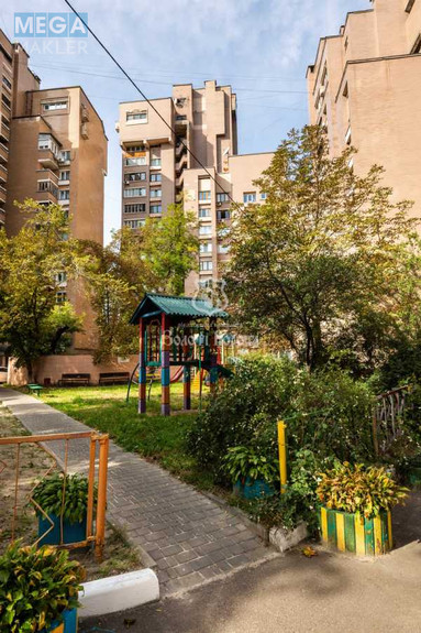 Продаж 3 кімнатної квартири (72/40,6/8,8), 5 пов. 14 пов. будинку, <a class="location-link" href="/kiev/" title="Недвижимость Київ">Київ</a>, <a class="location-link" href="/kiev/goloseevskij/" title="Недвижимость Голосіївський район">Голосіївський р-н</a>, Антоновича вул., 104 (изображение 24)