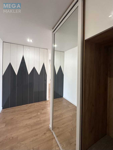 Продаж 4 кімнатної квартири (90/55/12), 4 пов. 18 пов. будинку, <a class="location-link" href="/kiev/" title="Недвижимость Київ">Київ</a>, <a class="location-link" href="/kiev/svyatoshinskij/" title="Недвижимость Святошинський район">Святошинський р-н</a>, Святошинська вул., 4 (изображение 21)