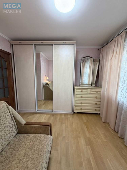 Оренда 3 кімнатної квартири, <a class="location-link" href="/kiev/" title="Недвижимость Київ">Київ</a>, <a class="location-link" href="/kiev/obolonskij/" title="Недвижимость Оболонський район">Оболонський р-н</a>, Вышгородская ул., 4А (изображение 16)