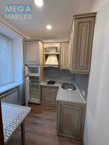 Продаж 2 кімнатної квартири (42,1/30/2), 1 пов. 5 пов. будинку, <a class="location-link" href="/kiev/" title="Недвижимость Київ">Київ</a>, <a class="location-link" href="/kiev/pecherskij/" title="Недвижимость Печерський район">Печерський р-н</a>, різницька 6 (изображение 6)
