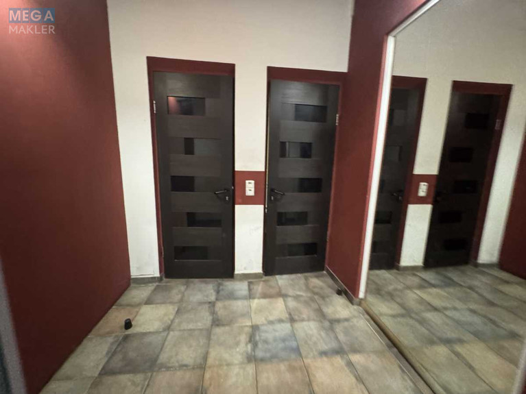 Продаж окремої будівлі/побудови, 1&nbsp;432&nbsp;кв.м, <a class="location-link" href="/chernovtsi/" title="Недвижимость Чернівці">Чернівці</a>, <a class="location-link" href="/chernovtsi/shevchenkovskij/" title="Недвижимость Шевченківський район">Шевченківський р-н</a>, вул. Залозецького, 97Б (изображение 4)