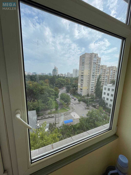 Оренда 3 кімнатної квартири, <a class="location-link" href="/kiev/" title="Недвижимость Київ">Київ</a>, <a class="location-link" href="/kiev/shevchenkovskij/" title="Недвижимость Шевченківський район">Шевченківський р-н</a>, Герцена вул., 18/20 (изображение 16)