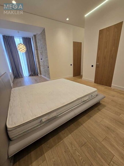 Оренда 4 кімнатні квартири, <a class="location-link" href="/kiev/" title="Недвижимость Київ">Київ</a>, <a class="location-link" href="/kiev/goloseevskij/" title="Недвижимость Голосіївський район">Голосіївський р-н</a>, Антоновича вул., 17А (изображение 18)