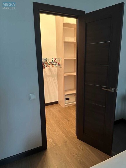 Продаж 2 кімнатної квартири (93/55/20), 3 пов. 27 пов. будинку, <a class="location-link" href="/kiev/" title="Недвижимость Київ">Київ</a>, <a class="location-link" href="/kiev/pecherskij/" title="Недвижимость Печерський район">Печерський р-н</a>, Щорса ул., 44а (изображение 12)