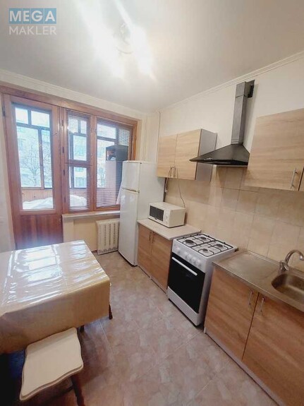 Оренда 1 кімнатної квартири, <a class="location-link" href="/kiev/" title="Недвижимость Київ">Київ</a>, <a class="location-link" href="/kiev/pecherskij/" title="Недвижимость Печерський район">Печерський р-н</a>, Василия Тютюнника ул., 22/26 (изображение 4)
