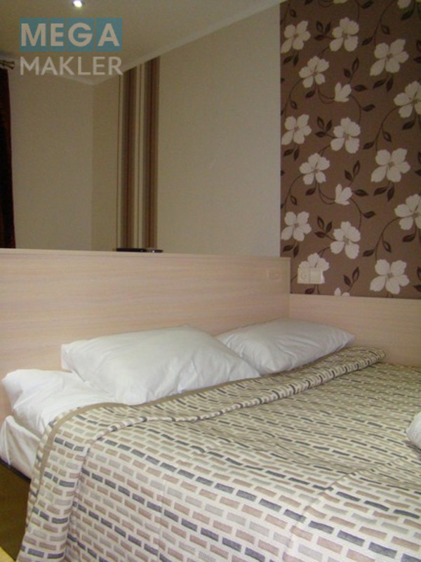 Оренда 1 кімнатної квартири, люкс, <a class="location-link" href="/kiev/" title="Недвижимость Київ">Київ</a>, <a class="location-link" href="/kiev/goloseevskij/" title="Недвижимость Голосіївський район">Голосіївський р-н</a>, переулок Голосеевский,5 ( <img src="https://megamakler.com.ua/metro/0000ff.gif" alt="" class="metro" /> м. Голосеевская, 5 ) (изображение 1)