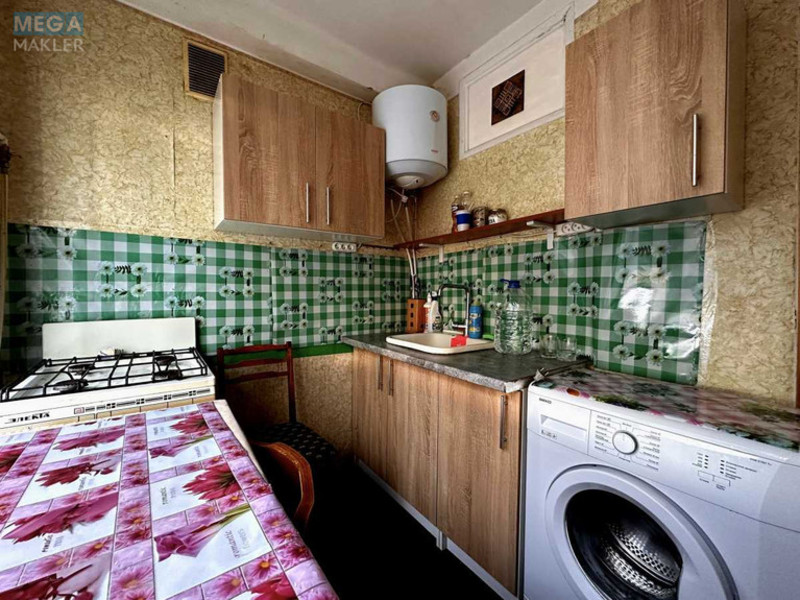 Оренда 1 кімнатної квартири, <a class="location-link" href="/kiev/" title="Недвижимость Київ">Київ</a>, <a class="location-link" href="/kiev/dneprovskij/" title="Недвижимость Дніпровський район">Дніпровський р-н</a>, Курнатовского, 28 (изображение 1)