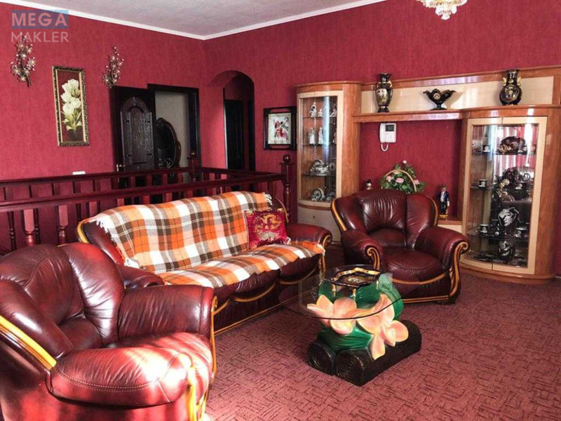 Продаж дома, 3&nbsp;поверху, 320&nbsp;кв.м, 5&nbsp;кімнат, ділянка 15&nbsp;соток, <a class="location-link" href="/dnepropetrovsk/" title="Недвижимость Дніпра">Дніпро</a>, академика Вавилова (изображение 1)