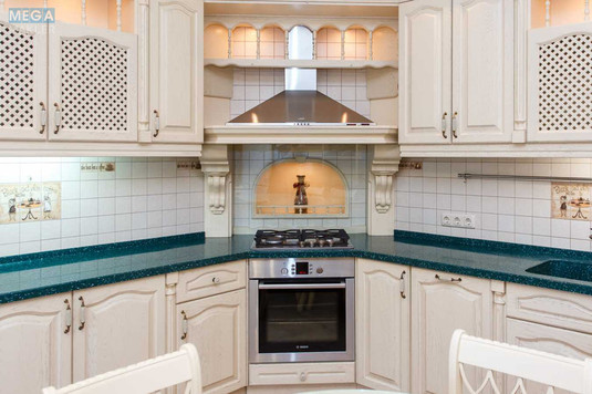 Продаж дома, 2&nbsp;поверху, 446&nbsp;кв.м, 6&nbsp;кімнат, ділянка 12&nbsp;соток, <a class="location-link" href="/glevaha/" title="Недвижимость Глеваха">Глеваха</a>, киевская (изображение 1)
