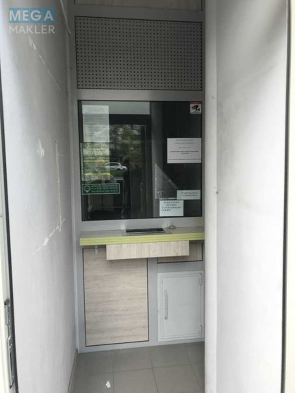 Оренда комерційної нерухомості, 8&nbsp;кв.м, под магазин, <a class="location-link" href="/kiev/" title="Недвижимость Київ">Київ</a>, <a class="location-link" href="/kiev/goloseevskij/" title="Недвижимость Голосіївський район">Голосіївський р-н</a>, Голосеевский просп., 114К1 (изображение 1)
