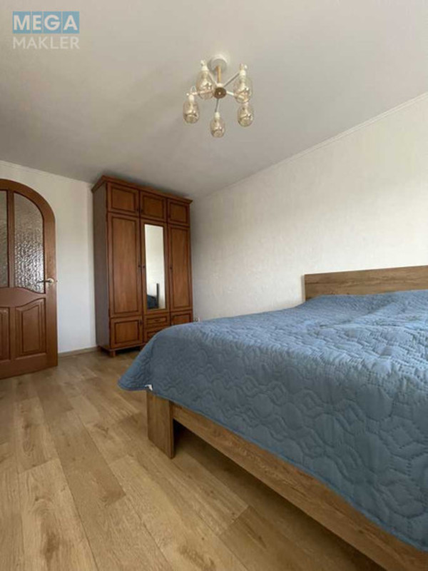 Оренда 2 кімнатної квартири, <a class="location-link" href="/kiev/" title="Недвижимость Київ">Київ</a>, <a class="location-link" href="/kiev/svyatoshinskij/" title="Недвижимость Святошинський район">Святошинський р-н</a>, Симиренко ул., 12Б (изображение 1)