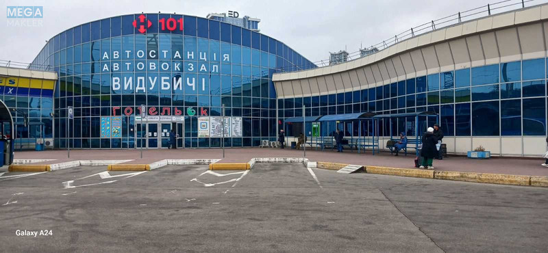 Оренда комерційної нерухомості, 422 кв.м, под магазин, <a class="location-link" href="/kiev/" title="Недвижимость Київ">Київ</a>, <a class="location-link" href="/kiev/pecherskij/" title="Недвижимость Печерський район">Печерський р-н</a>, Набережно-Печерская дорога, 10 (изображение 1)