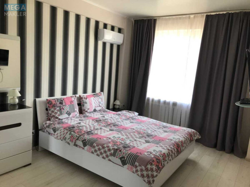 Продаж 2 кімнатної квартири (46/35/9), 2 пов. 17 пов. будинку, <a class="location-link" href="/kiev/" title="Недвижимость Київ">Київ</a>, <a class="location-link" href="/kiev/pecherskij/" title="Недвижимость Печерський район">Печерський р-н</a>, Леси Украинки бульв., 36б (изображение 1)