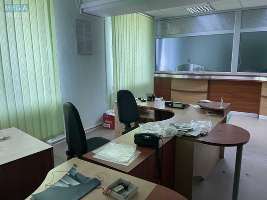 Оренда комерційної нерухомості, 220&nbsp;кв.м, под магазин, <a class="location-link" href="/berdichev/" title="Недвижимость Бердичів">Бердичів</a>, вул. Семенівська, 23 (изображение 1)