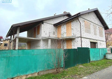 Продаж дома, 3 поверху, 300 кв.м, 5 кімнат, ділянка 6 соток