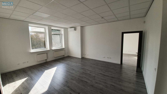 Оренда комерційної нерухомості, 190&nbsp;кв.м, под офис, <a class="location-link" href="/kiev/" title="Недвижимость Київ">Київ</a>, <a class="location-link" href="/kiev/shevchenkovskij/" title="Недвижимость Шевченківський район">Шевченківський р-н</a>, Провіантська вул., 3 (изображение 1)