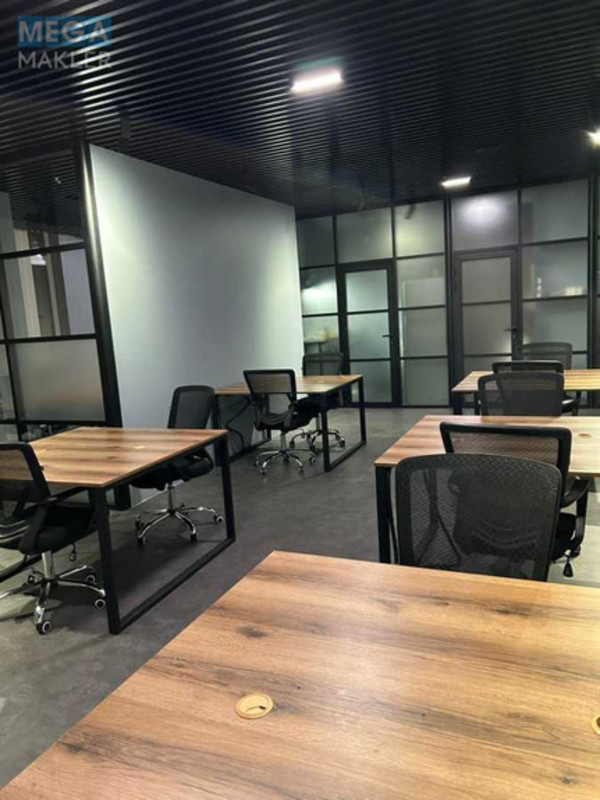 Оренда комерційної нерухомості, 100&nbsp;кв.м, под офис, <a class="location-link" href="/kiev/" title="Недвижимость Київ">Київ</a>, <a class="location-link" href="/kiev/goloseevskij/" title="Недвижимость Голосіївський район">Голосіївський р-н</a>, Жилянська вул., 68 (изображение 1)