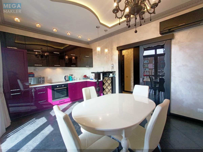 Оренда 2 кімнатної квартири, <a class="location-link" href="/kiev/" title="Недвижимость Київ">Київ</a>, <a class="location-link" href="/kiev/goloseevskij/" title="Недвижимость Голосіївський район">Голосіївський р-н</a>, Владимира Антоновича ул., 131 (изображение 1)