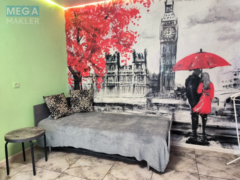 Оренда 1 кімнатної квартири, люкс, <a class="location-link" href="/dnepropetrovsk/" title="Недвижимость Дніпра">Дніпро</a>, <a class="location-link" href="/dnepropetrovsk/amur-nizhnedneprovskij/" title="Недвижимость Амур-Нижньодніпровський район">Амур-Нижньодніпровський р-н</a>, Маршала Малиновского, 18 ( <img src="https://megamakler.com.ua/metro/ff0000.gif" alt="" class="metro" /> м. Вокзальная, 15 ) (изображение 1)