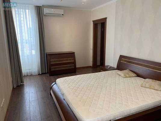 Оренда 3 кімнатної квартири, <a class="location-link" href="/kiev/" title="Недвижимость Київ">Київ</a>, <a class="location-link" href="/kiev/solomenskij/" title="Недвижимость Солом'янський район">Солом'янський р-н</a>, Валерія Лобановського просп., 6Д (изображение 1)