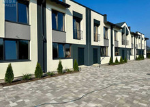 Новобудова, 2 поверхів