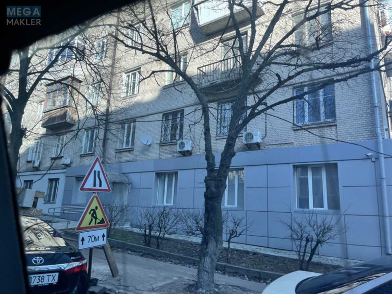 Оренда комерційної нерухомості, 70&nbsp;кв.м, под офис, <a class="location-link" href="/kiev/" title="Недвижимость Київ">Київ</a>, <a class="location-link" href="/kiev/pecherskij/" title="Недвижимость Печерський район">Печерський р-н</a>, Дружби Народів бульв., 17/5 (изображение 1)