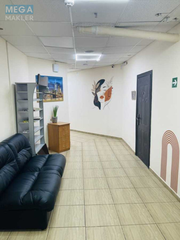 Оренда комерційної нерухомості, 21&nbsp;кв.м, под офис, <a class="location-link" href="/kiev/" title="Недвижимость Київ">Київ</a>, <a class="location-link" href="/kiev/dneprovskij/" title="Недвижимость Дніпровський район">Дніпровський р-н</a>, Раїси Окіпної вул., 4 (изображение 1)