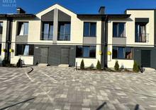 Продаж дома, 2 поверху, 71 кв.м, 3 кімнати, ділянка 1 сотка