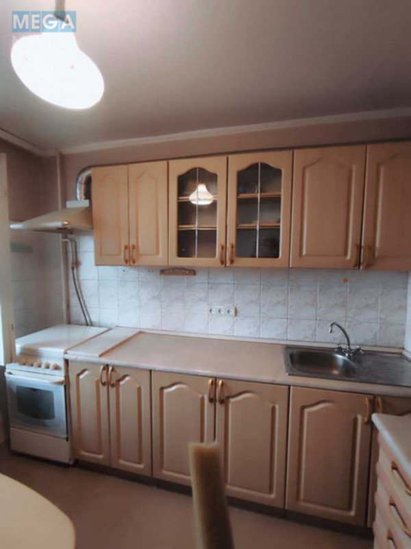 Оренда 1 кімнатної квартири, <a class="location-link" href="/kiev/" title="Недвижимость Київ">Київ</a>, <a class="location-link" href="/kiev/pecherskij/" title="Недвижимость Печерський район">Печерський р-н</a>, Московська вул., 8 (изображение 1)