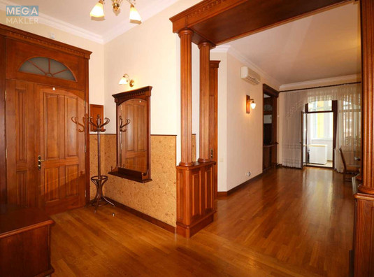Продаж 4 кімнатної квартири (130/87/13), 3 пов. 5 пов. будинку, <a class="location-link" href="/kiev/" title="Недвижимость Київ">Київ</a>, <a class="location-link" href="/kiev/shevchenkovskij/" title="Недвижимость Шевченківський район">Шевченківський р-н</a>, Малопідвальна вул., 10 (изображение 1)